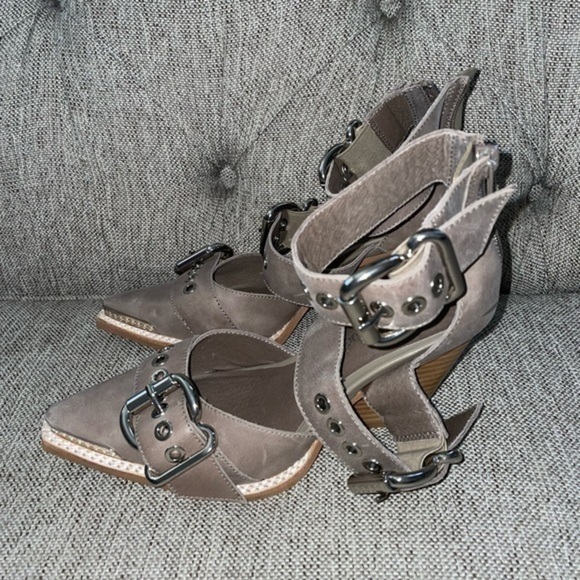 New Jeffrey Campbell Emilia Buckle Cutout Boot women size 5.5 - Picture 4 of 8